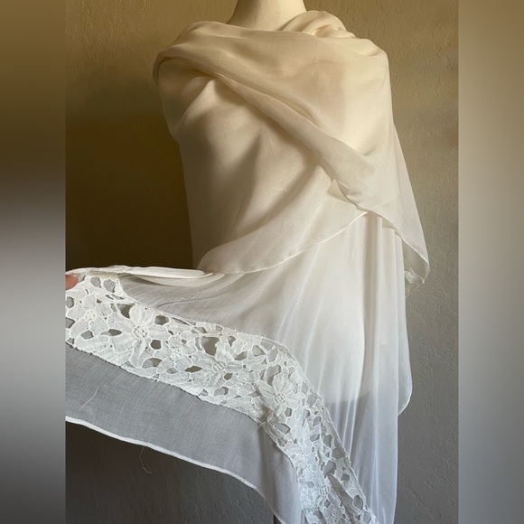 Handmade Accessories - Soft white wrap